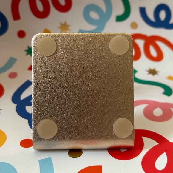 Metal Cellphone Holder - Picture 5 of 5